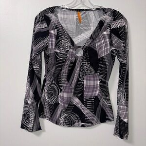 By Deep Los Angeles Black white geometric plaid top y2k vintage v neck jrs L